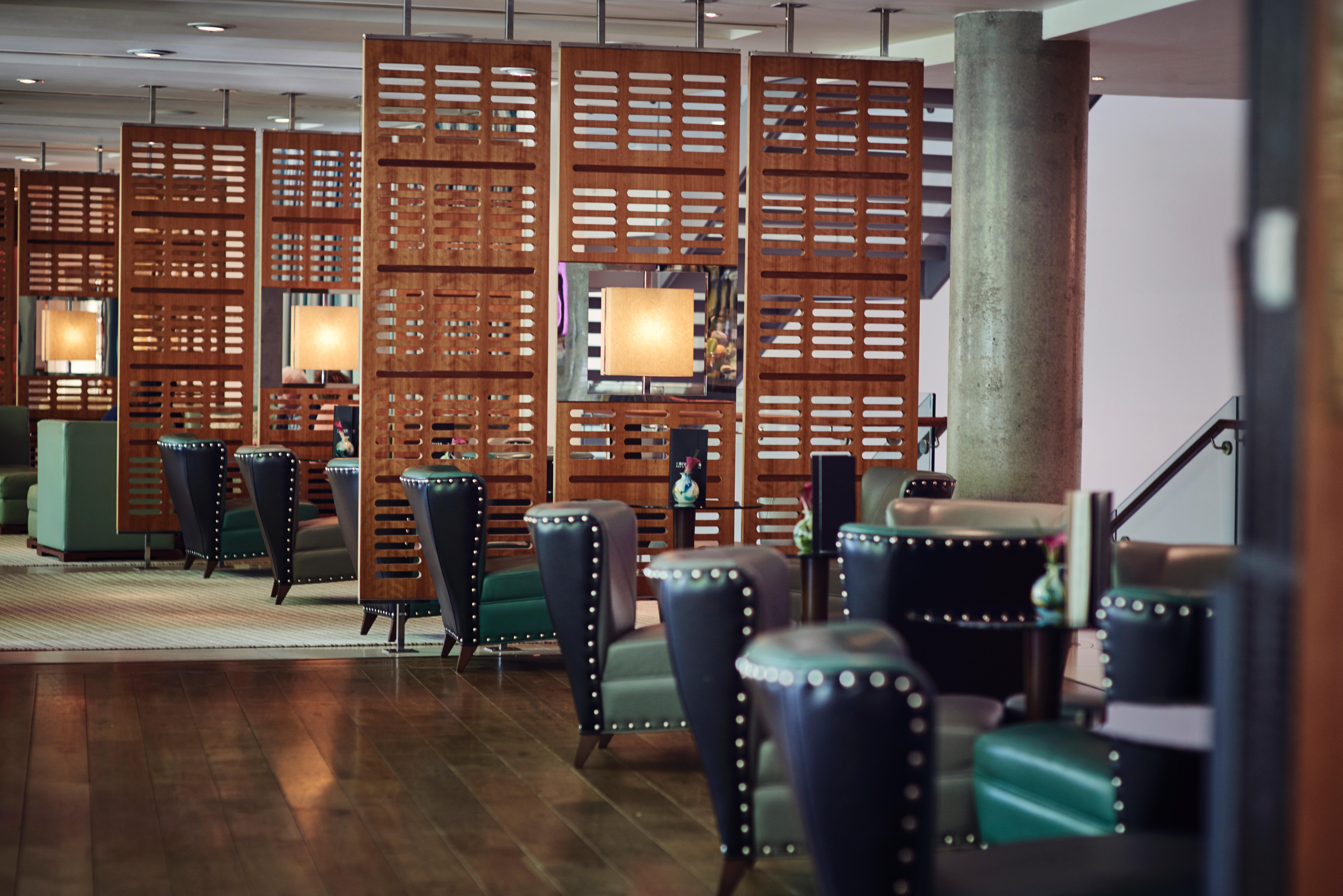더 로리 호텔 맨체스터 외부 사진 The interior of the hotel